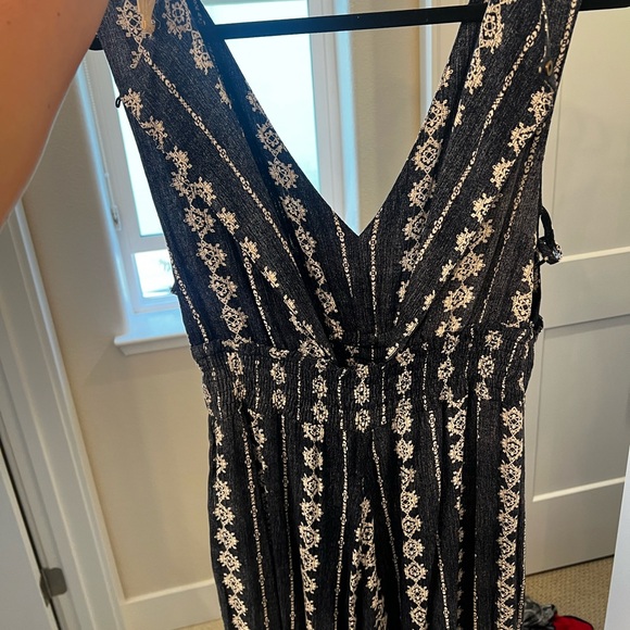 Cute navy jumpsuit! Super comfy!! - Picture 3 of 3